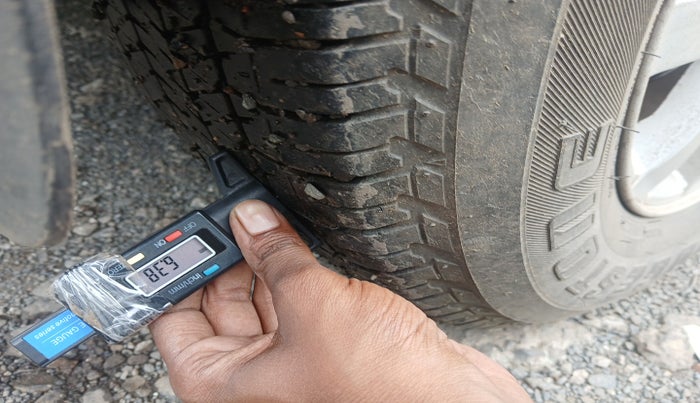 2015 Mahindra XUV500 W10, Diesel, Manual, 99,639 km, tyre