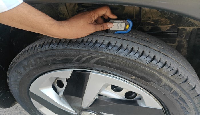 2021 Maruti Vitara Brezza LXI, Petrol, Manual, 38,915 km, tyre