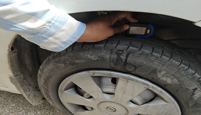 2016 Maruti Wagon R 1.0 LXI CNG, Petrol, Manual, 96,090 km, tyre