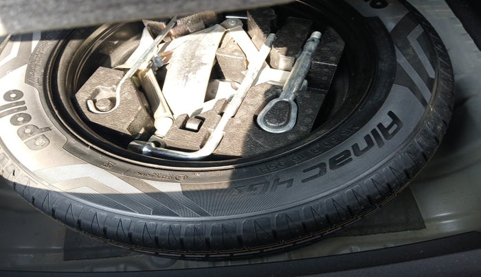 2022 MG ASTOR SHARP EX 1.5 MT, Petrol, Manual, 98,656 km, tyre