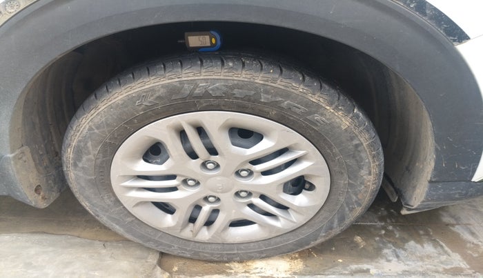 2023 KIA CARENS PRESTIGE 1.5 PETROL 7 STR, Petrol, Manual, 11,654 km, tyre