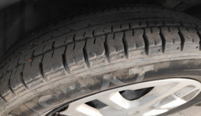 2016 Maruti Vitara Brezza VDI, Diesel, Manual, 1,12,516 km, tyre