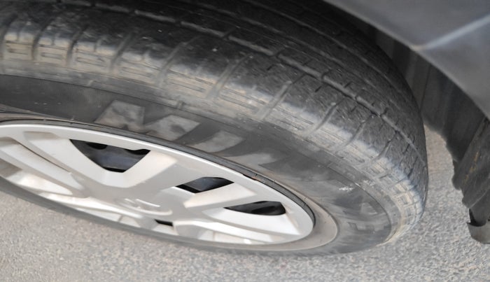 2016 Maruti Vitara Brezza VDI, Diesel, Manual, 1,12,516 km, tyre