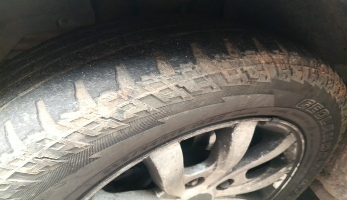 2016 Mahindra XUV500 W8, Diesel, Manual, 1,28,819 km, tyre