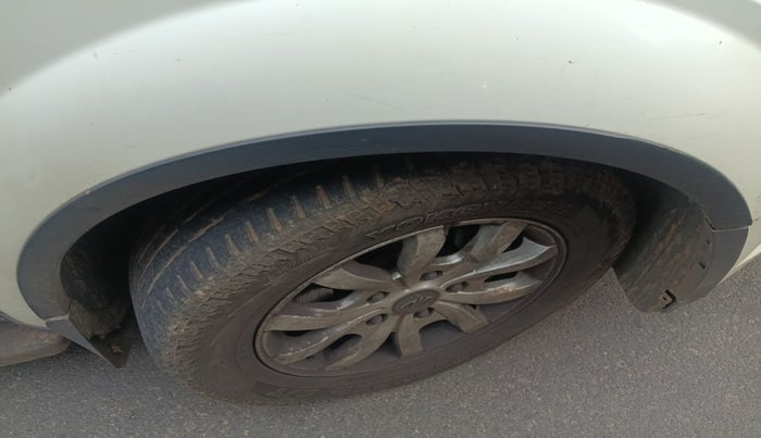 2016 Mahindra XUV500 W8, Diesel, Manual, 1,28,819 km, tyre