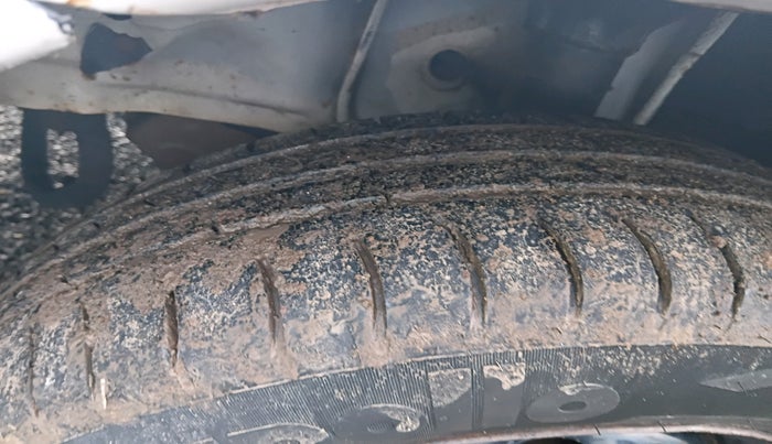 2011 Tata Indigo ECS LX TDI, Diesel, Manual, 2,19,795 km, tyre