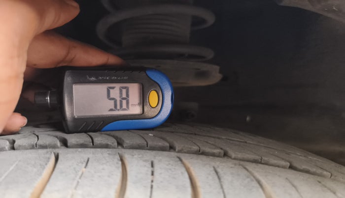 2017 Maruti Swift ZXI, Petrol, Manual, 91,706 km, tyre