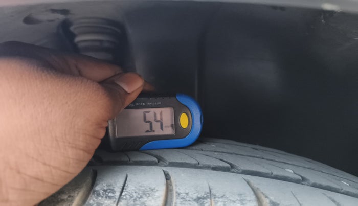 2017 Maruti Swift ZXI, Petrol, Manual, 91,706 km, tyre