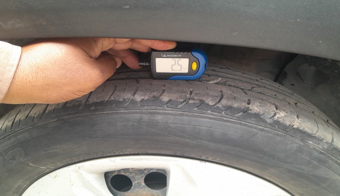 2022 Hyundai Creta E 1.5 PETROL, Diesel, Manual, 65,747 km, tyre