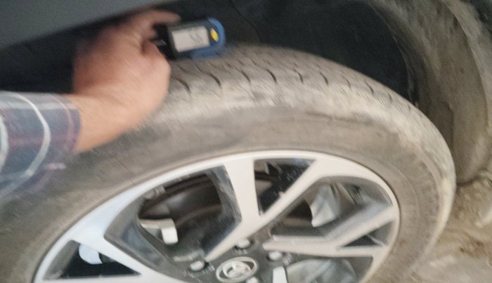 2023 Toyota URBAN CRUISER HYRYDER E NEO DRIVE, Petrol, Manual, 34,262 km, tyre