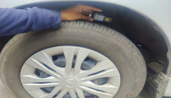 2014 Toyota Innova 2.5 GX 8 STR, Diesel, Manual, 1,06,888 km, tyre