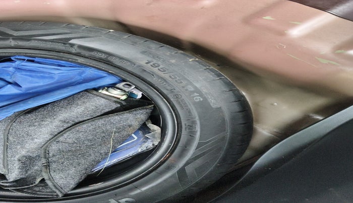 2016 Hyundai Elite i20 ASTA 1.4 CRDI, Diesel, Manual, 69,668 km, tyre