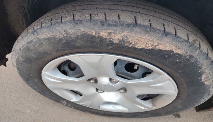 2017 Ford Ecosport TREND 1.5L DIESEL, Diesel, Manual, 1,32,656 km, tyre