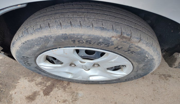 2017 Ford Ecosport TREND 1.5L DIESEL, Diesel, Manual, 1,32,656 km, tyre