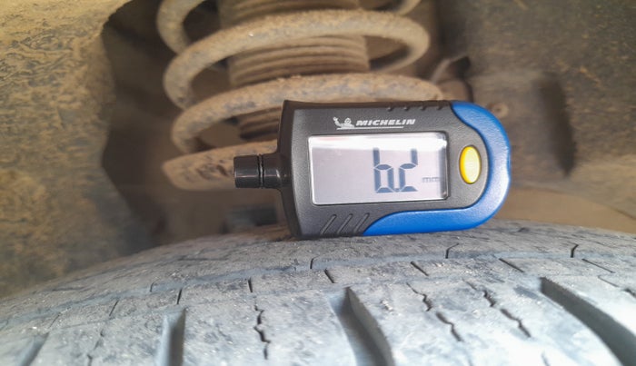 2010 Volkswagen Vento HIGHLINE DIESEL 1.6, Diesel, Manual, 1,70,725 km, tyre