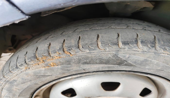 2011 Hyundai Santro Xing GL, Petrol, Manual, 1,12,742 km, tyre