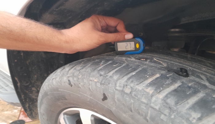 2019 Ford Endeavour TITANIUM PLUS 2.2 4X2 AT SUNROOF, Diesel, Automatic, 1,25,474 km, tyre