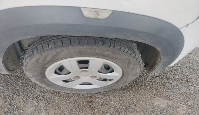 2015 Renault Kwid RXT 0.8, Petrol, Manual, 53,319 km, tyre