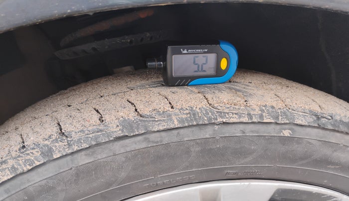 2019 Volkswagen Polo COMFORTLINE 1.0L MPI, Petrol, Manual, 1,27,218 km, tyre