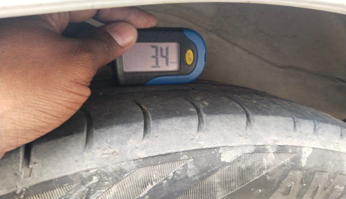 2011 Maruti A Star VXI, Petrol, Manual, 1,95,976 km, tyre