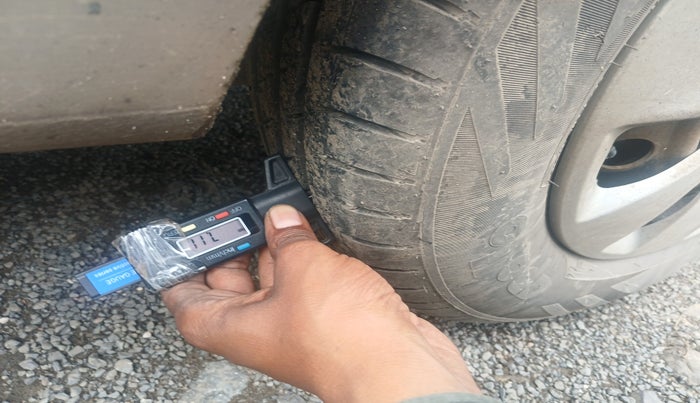 2011 Hyundai i10 MAGNA 1.2, Petrol, Manual, 30,741 km, tyre