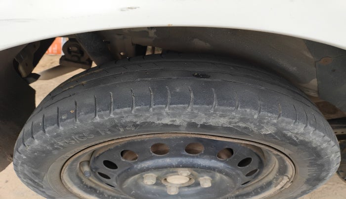 2012 Maruti Wagon R 1.0 VXI, Petrol, Manual, 1,25,801 km, tyre