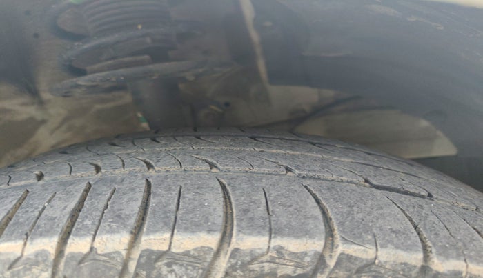 2021 Maruti Ertiga VXI CNG, Petrol, Manual, 1,02,613 km, tyre