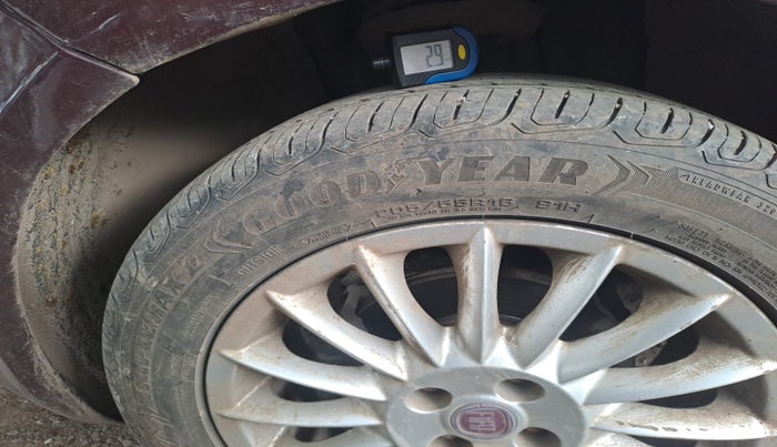 2012 Fiat Linea EMOTION PK 1.3, Diesel, Manual, 12,34,567 km, tyre