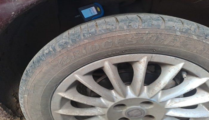 2012 Fiat Linea EMOTION PK 1.3, Diesel, Manual, 12,34,567 km, tyre