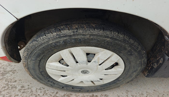 2014 Maruti Alto 800 LXI, Petrol, Manual, 70,770 km, tyre