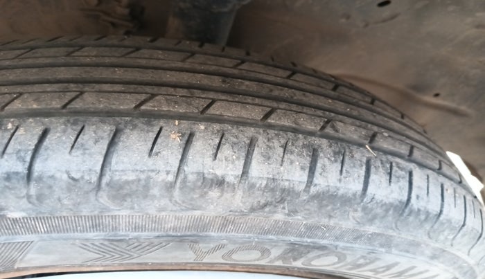 2012 Maruti Wagon R 1.0 LXI CNG, Petrol, Manual, 1,78,285 km, tyre