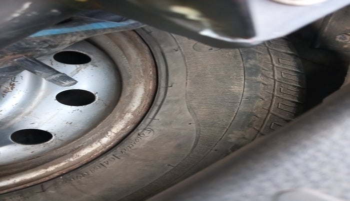 2012 Maruti Wagon R 1.0 LXI CNG, Petrol, Manual, 1,78,285 km, tyre