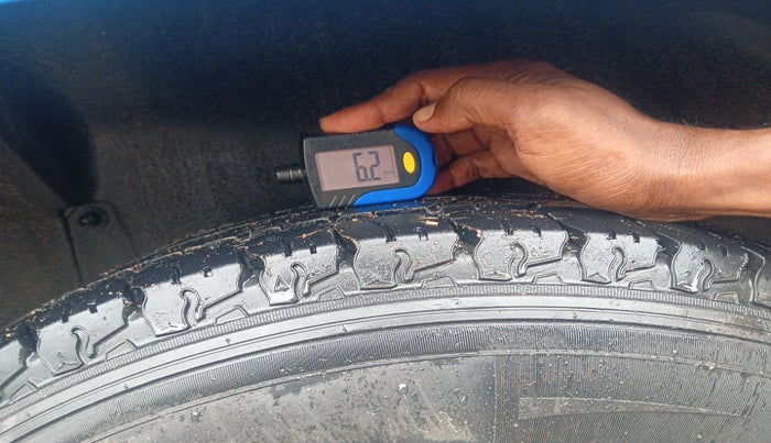 2015 Mahindra TUV300 T8, Diesel, Manual, 97,509 km, tyre