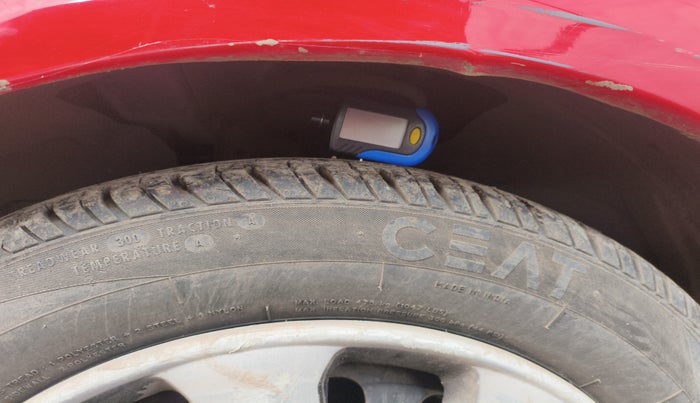 2010 Ford Figo TITANIUM 1.2 PETROL, Petrol, Manual, 1,43,433 km, tyre