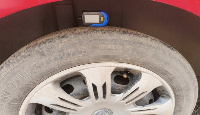 2010 Ford Figo TITANIUM 1.2 PETROL, Petrol, Manual, 1,43,433 km, tyre