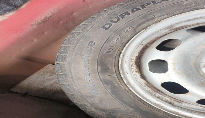 2010 Ford Figo TITANIUM 1.2 PETROL, Petrol, Manual, 1,43,433 km, tyre