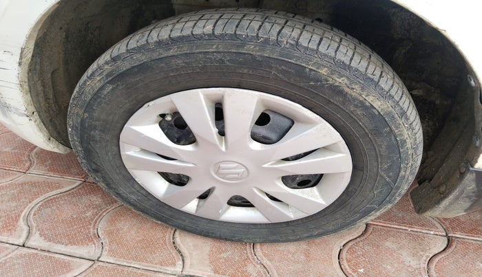 2012 Maruti Swift VDI, Diesel, Manual, 1,64,196 km, tyre