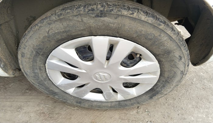 2012 Maruti Swift VDI, Diesel, Manual, 1,64,196 km, tyre