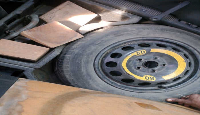 2010 Skoda Yeti AMBIENTE, Diesel, Manual, 1,06,223 km, tyre