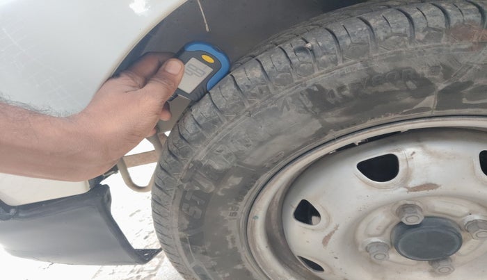 2017 Maruti Eeco 7 STR, Petrol, Manual, 1,48,164 km, tyre