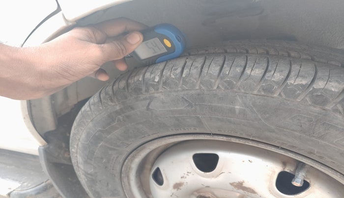 2017 Maruti Eeco 7 STR, Petrol, Manual, 1,48,164 km, tyre