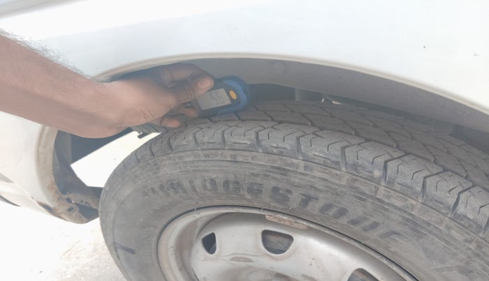 2017 Maruti Eeco 7 STR, Petrol, Manual, 1,48,164 km, tyre