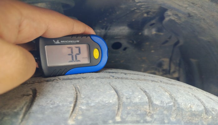 2011 Maruti Wagon R 1.0 LXI, Petrol, Manual, 47,635 km, tyre