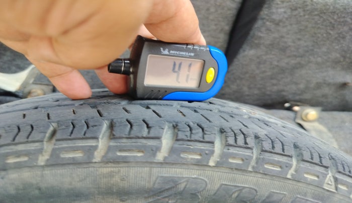 2011 Maruti Wagon R 1.0 LXI, Petrol, Manual, 47,635 km, tyre