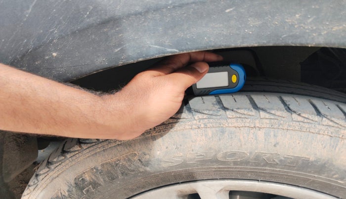 2016 Mahindra NUVOSPORT N8, Diesel, Manual, 1,37,028 km, tyre