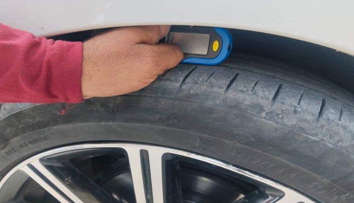 2014 Volvo S60 SUMMUM D5, Diesel, Automatic, 72,912 km, tyre