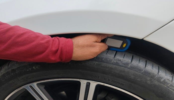 2014 Volvo S60 SUMMUM D5, Diesel, Automatic, 72,912 km, tyre