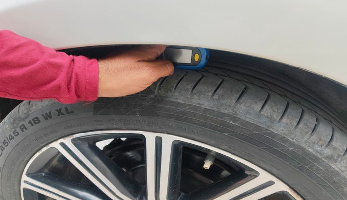 2014 Volvo S60 SUMMUM D5, Diesel, Automatic, 72,912 km, tyre