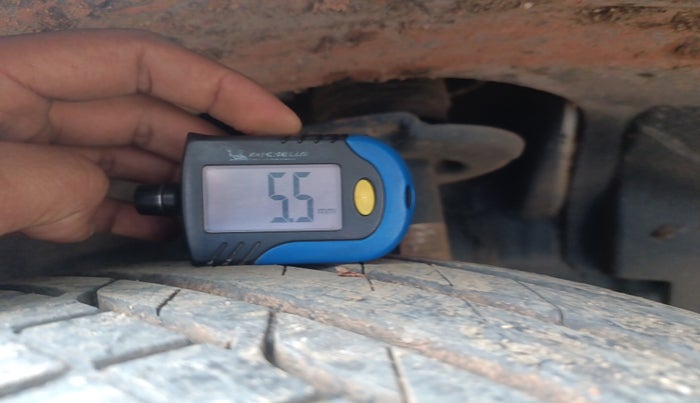 2020 Tata NEXON XE PETROL, Petrol, Manual, 71,999 km, tyre