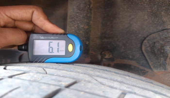 2020 Tata NEXON XE PETROL, Petrol, Manual, 71,999 km, tyre